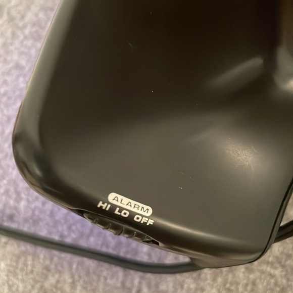 SHARP LED Electric Alarm Clock with Jumbo Blue Numbers SIMPLE TO USE SPC1221XF - Picture 4 of 11